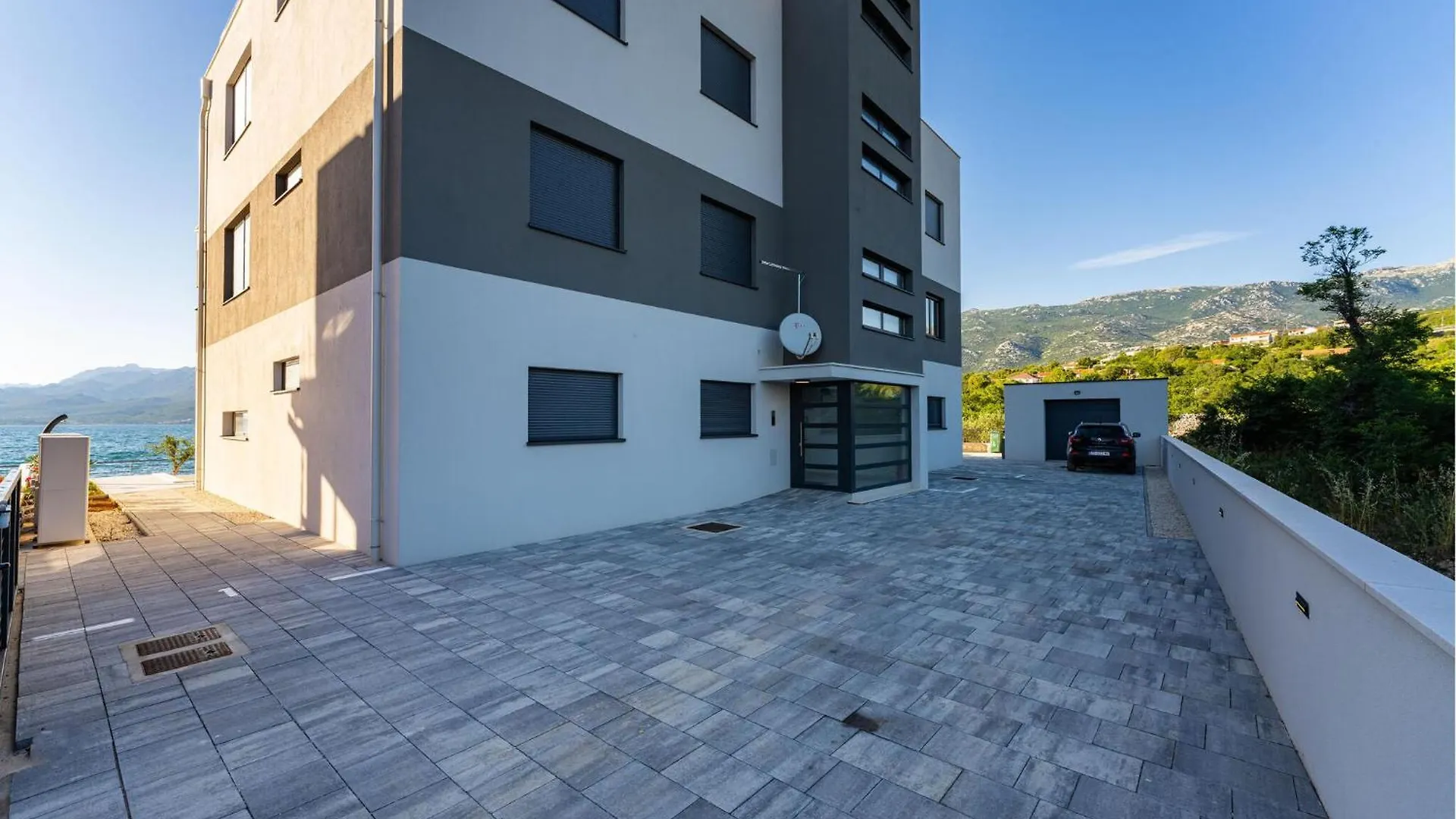 Lovely Apartment In Rovanjska With Kitchen
